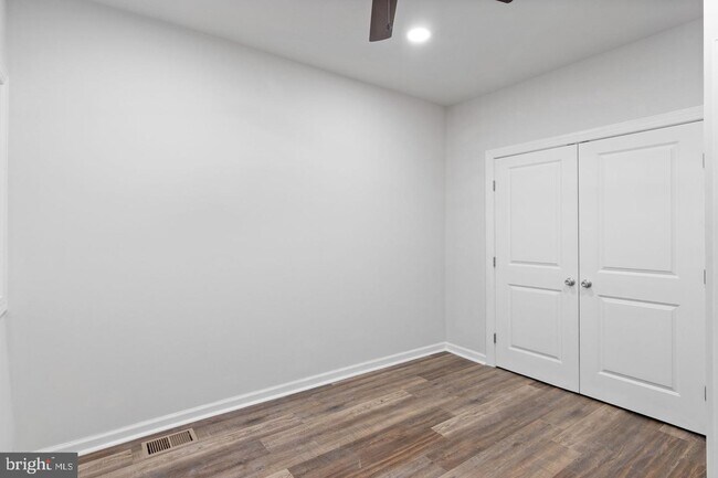 Building Photo - 4334 Parrish St