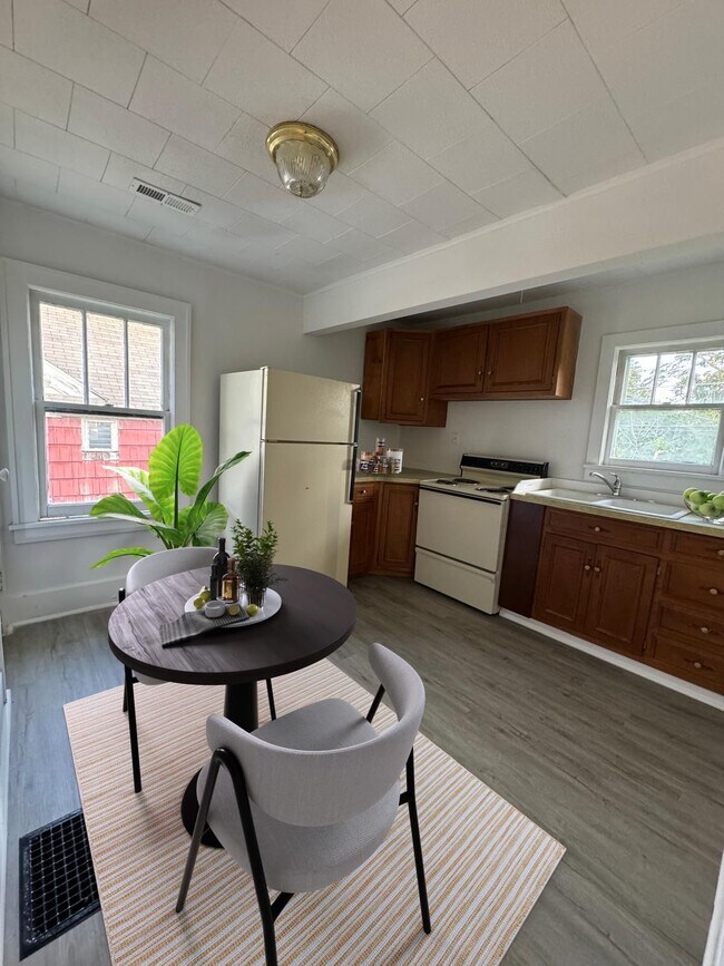 Foto del edificio - 701 E Walnut St