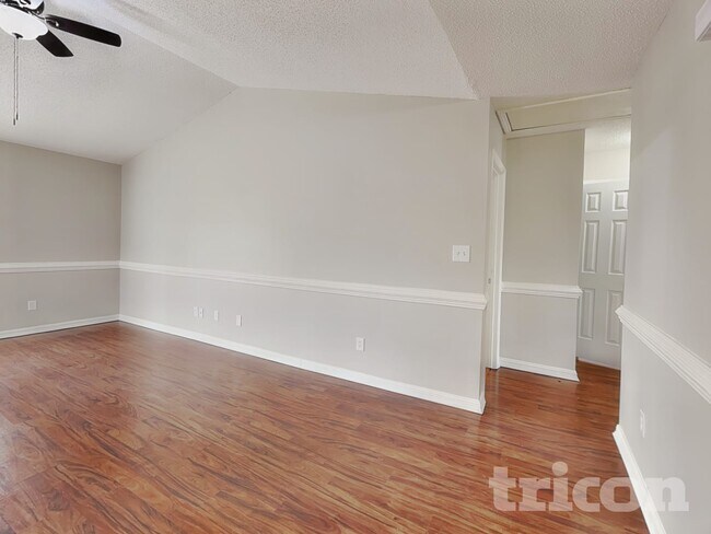 Foto del edificio - 4901 Farmview Dr