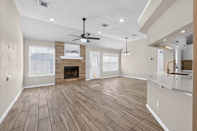 Building Photo - 4706 Colby Dr