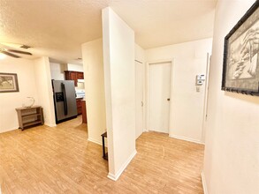 Building Photo - 2501 Shady Creek Ln