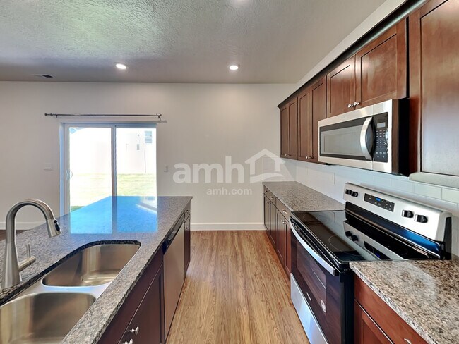 Foto del edificio - 2357 Surry Way