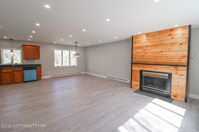 Foto del edificio - 1543 Coolbaugh Rd