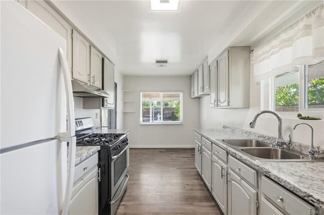 Building Photo - 10418 Gothic Ave