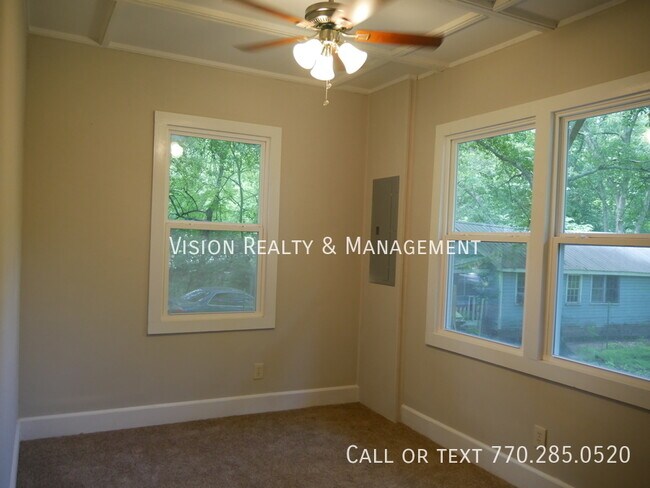 Building Photo - 409 Burson Ave