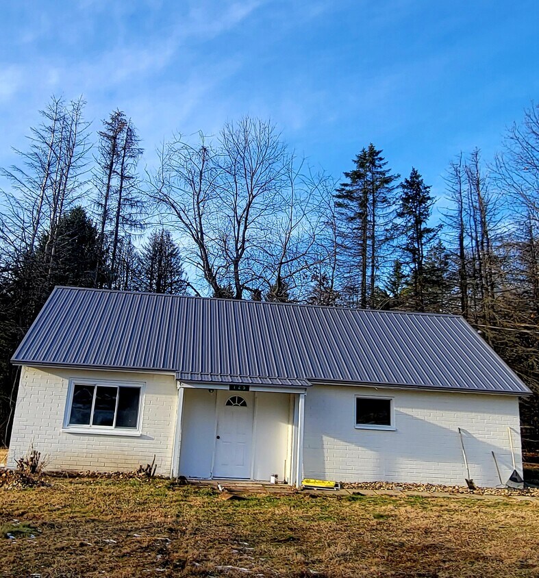 Primary Photo - 125 Mabel Ln