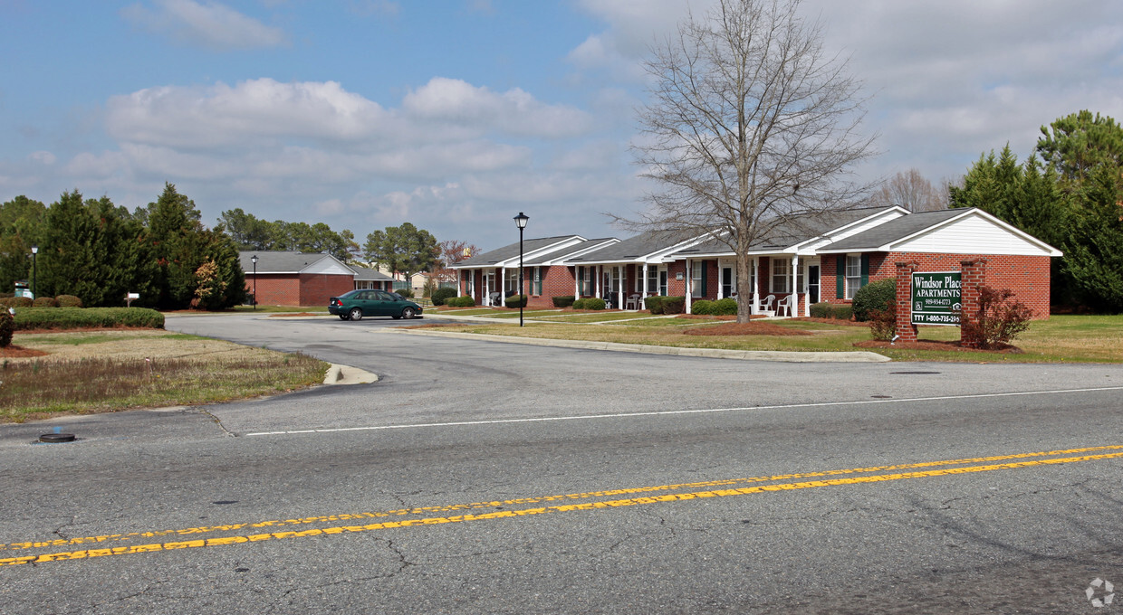 Primary Photo - Windsor Place Apartments