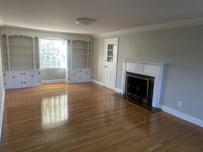 Foto del edificio - 530 Bellevue Rd