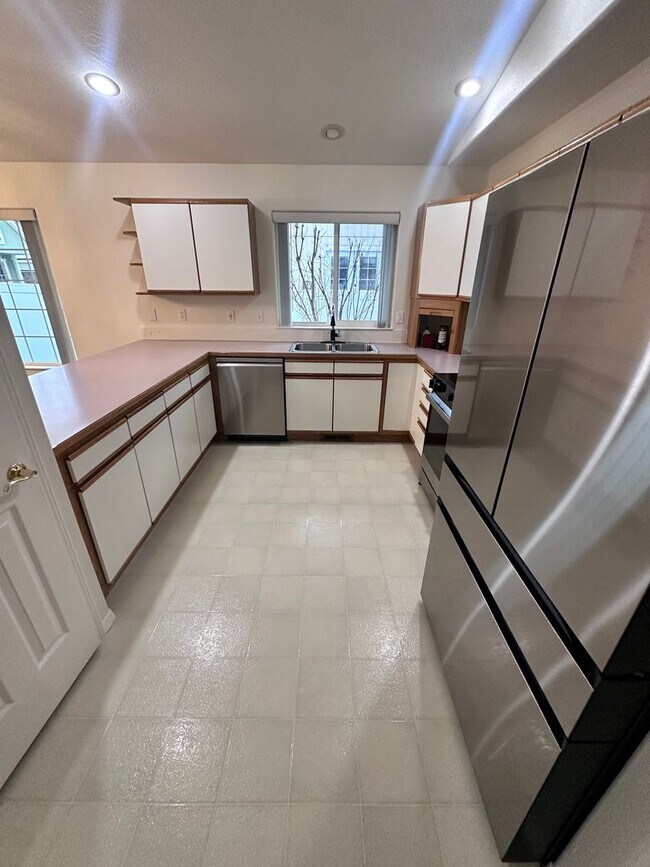 Building Photo - Spacious Pet-Friendly 3-Bedroom Duplex in Hayden