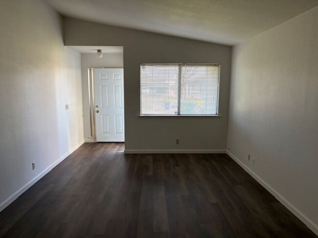 Building Photo - 7631-7633 AGUSTAWOOD PLACE