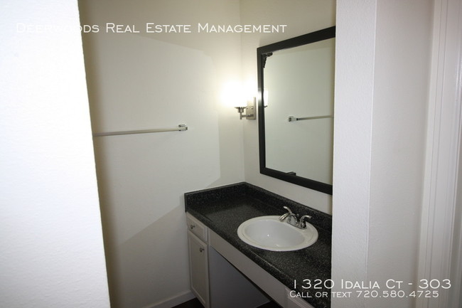 Foto del edificio - 1320 Idalia Ct