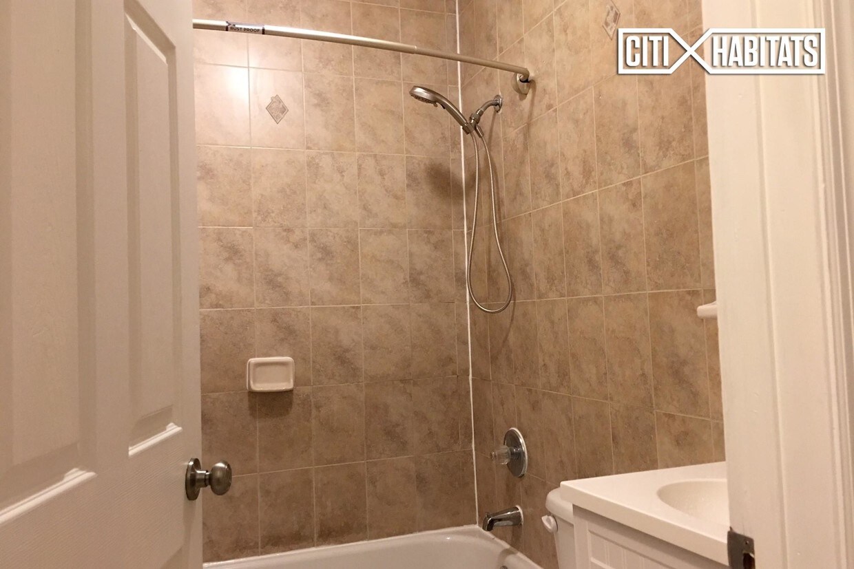 Foto del edificio - 768 E 161st St