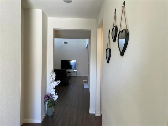 Building Photo - 2140 Miramar Dr