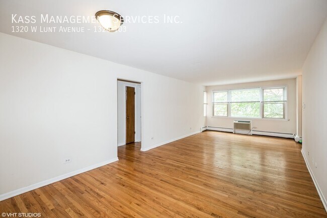 Foto del edificio - Large 2 bed, 2 bath, Heat and Gas Included...
