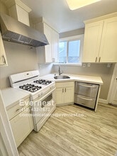 Building Photo - 924 Allerton St