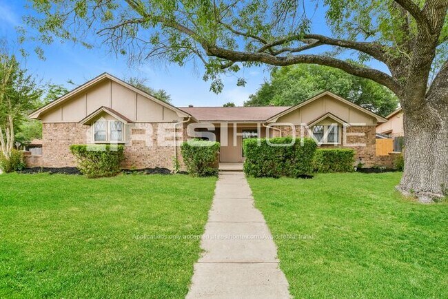 Building Photo - 2601 Pebblestone Lane
