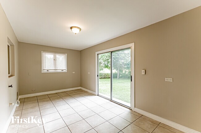 Building Photo - 1770 Lily St