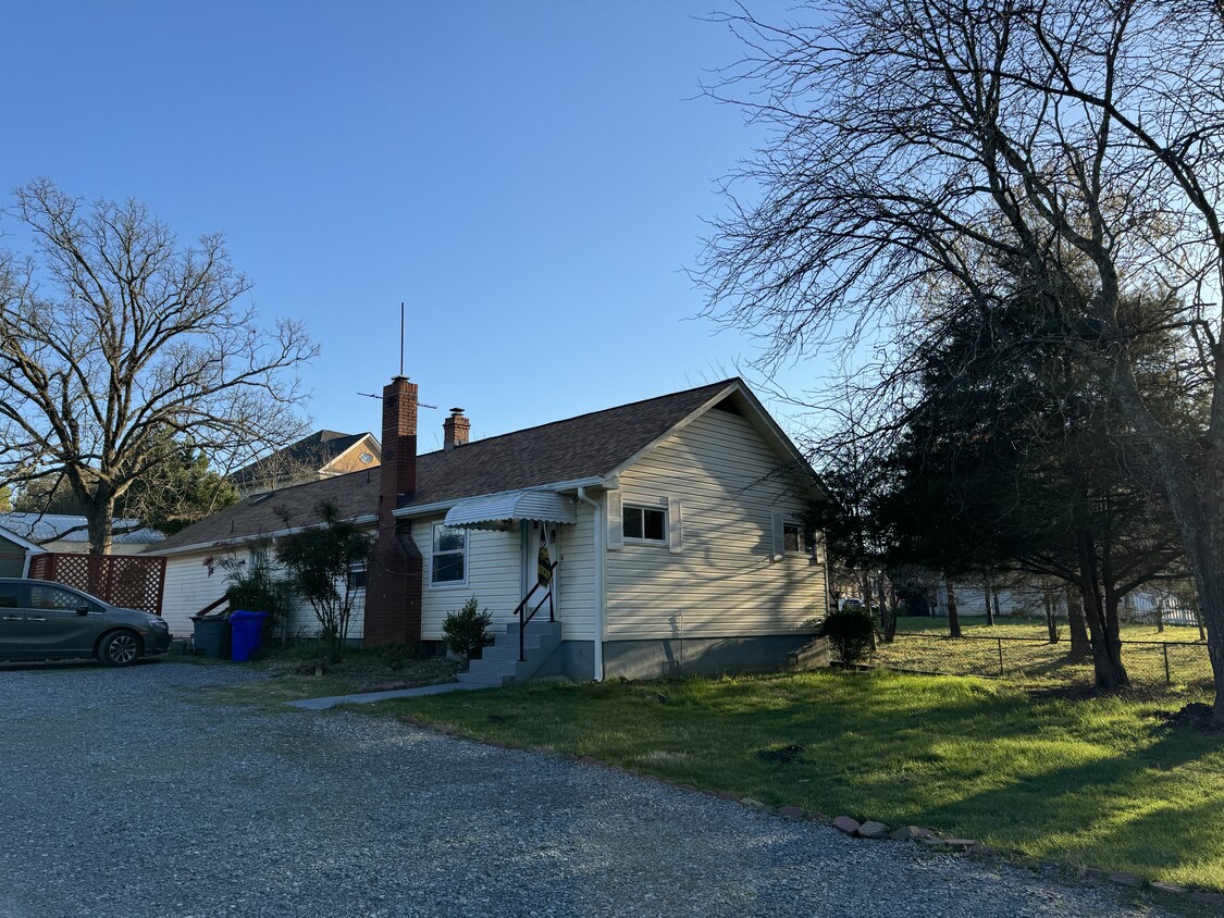 Primary Photo - 14065 Travilah Rd