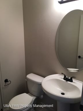 Building Photo - 3 br, 2.5 bath House - 3419 S River Road # 28