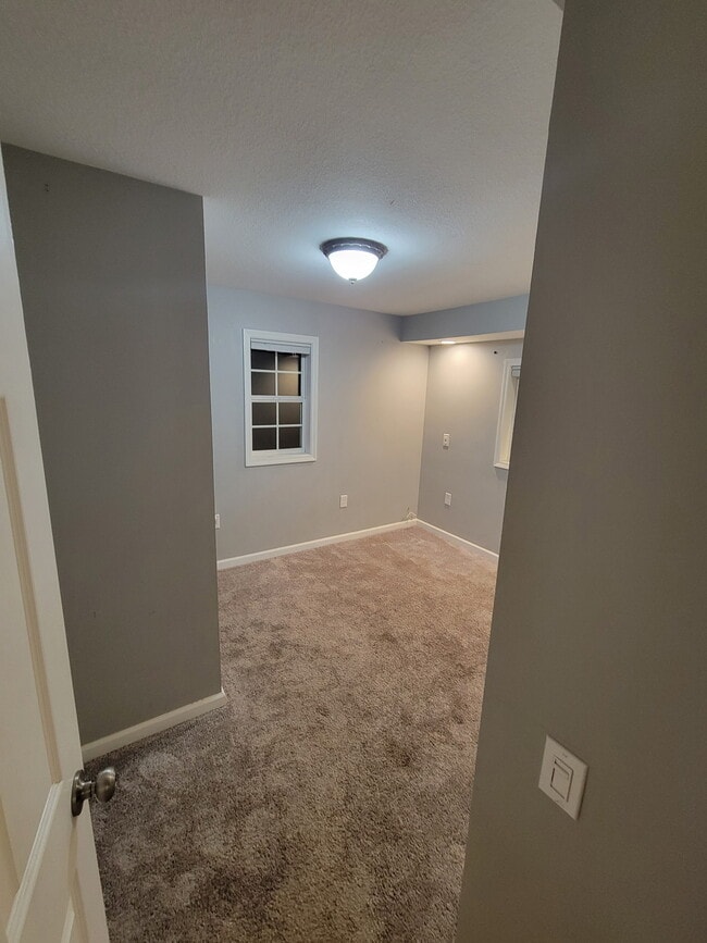 Building Photo - 609 Orchard Ave