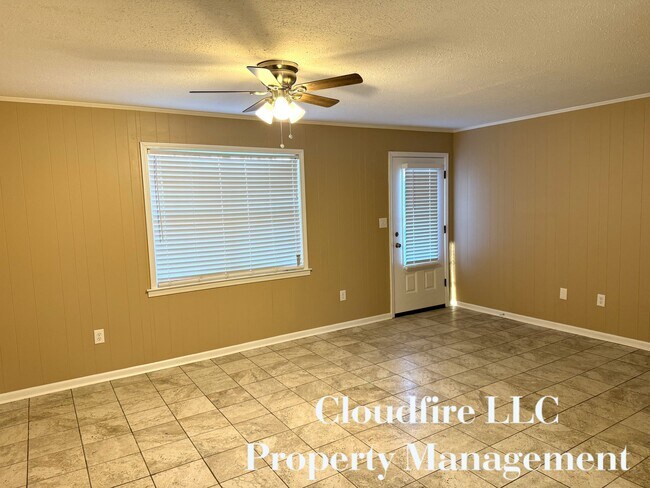 Foto del edificio - 213 James Cir