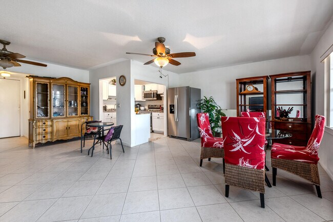 Building Photo - 14 Coventry A