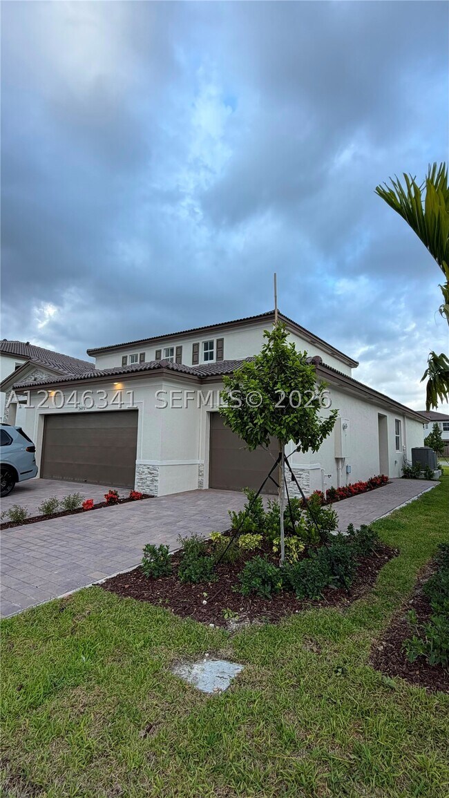 Building Photo - 2475 SE 29th Dr