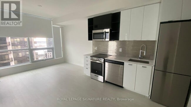 Building Photo - 10 De Boers Dr