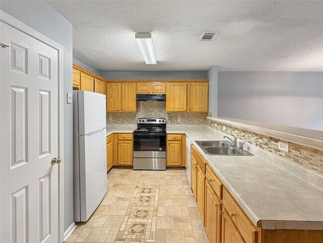 Foto del edificio - 5331 Creekview Way