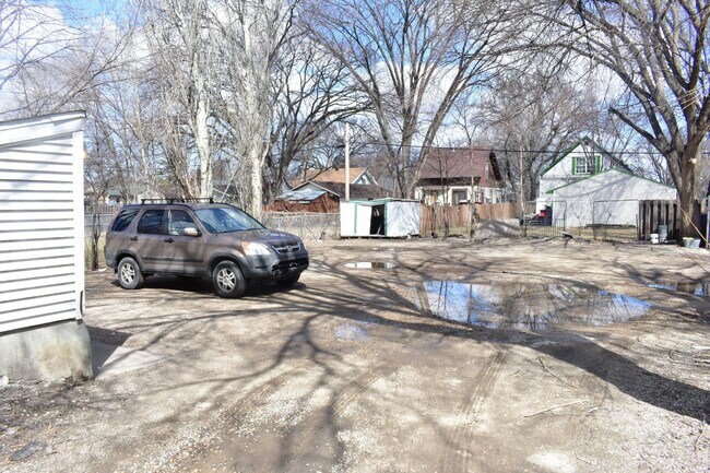 Building Photo - 1623 3rd Ave S