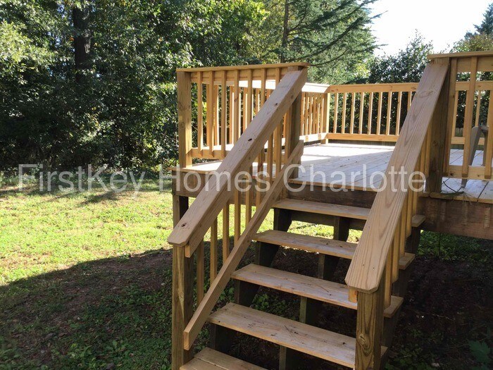Foto del edificio - 457 Riverglen Dr NW