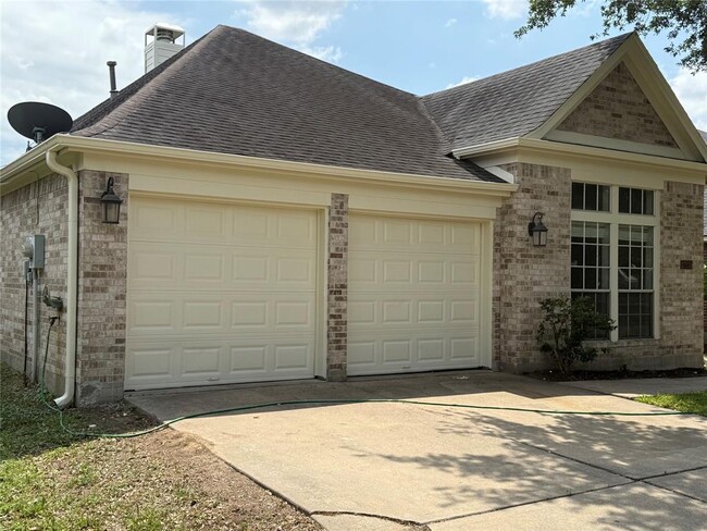 Foto del edificio - 17235 Eden Falls Ct