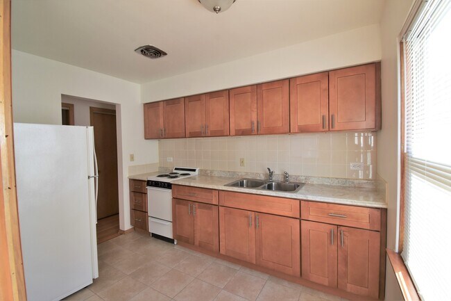 Foto del edificio - 233 S Highland Ave