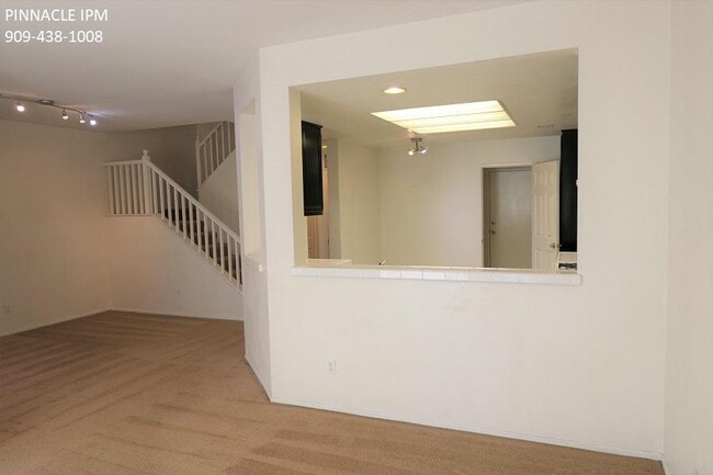 Building Photo - 1016 N Turner Ave #256