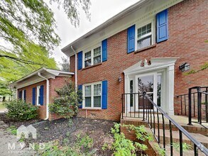 Building Photo - 2211 Tarence Ln SW