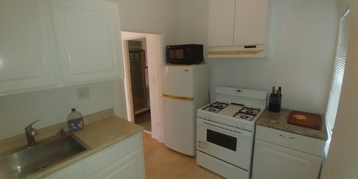 1267 S Dunsmuir Ave, Los Angeles, CA 90019 Apartments at 1267 S Dunsmuir Ave Los Angeles, CA