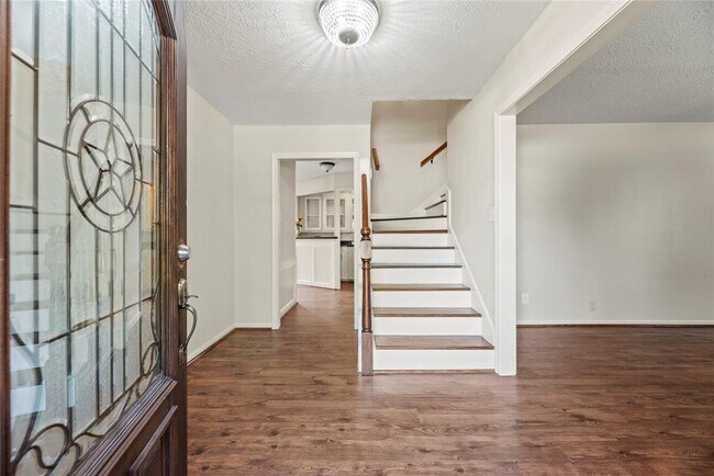 Building Photo - 510 Rennie Dr