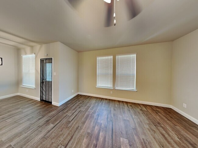 Foto del edificio - 2532 Emerald Springs Dr