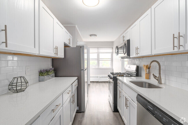 3HAB, 2BA - 1695SF Cocina - Bryn Mawr Apartments