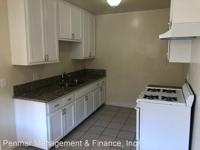 Building Photo - 1726 W 146th St