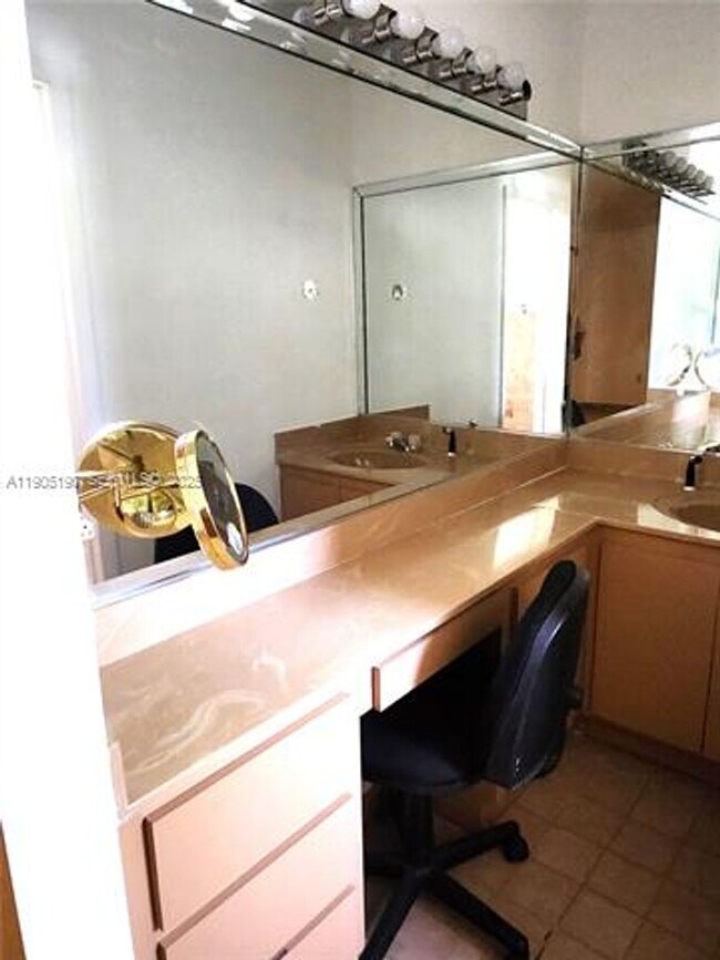 Building Photo - 2231 SW 14th St