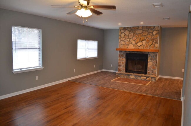 Building Photo - Beautiful corner lot home!