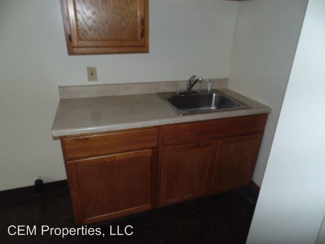Building Photo - 296 Scio St