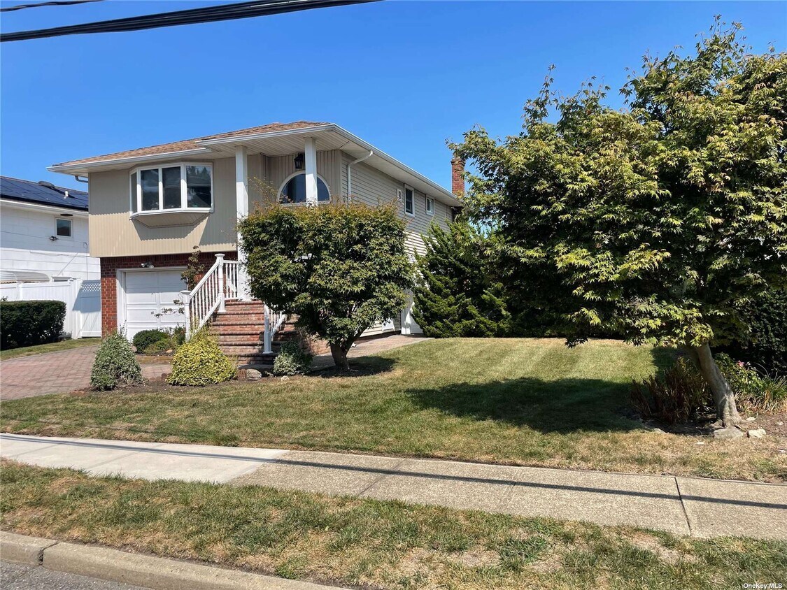 Primary Photo - 157 Baker Ct