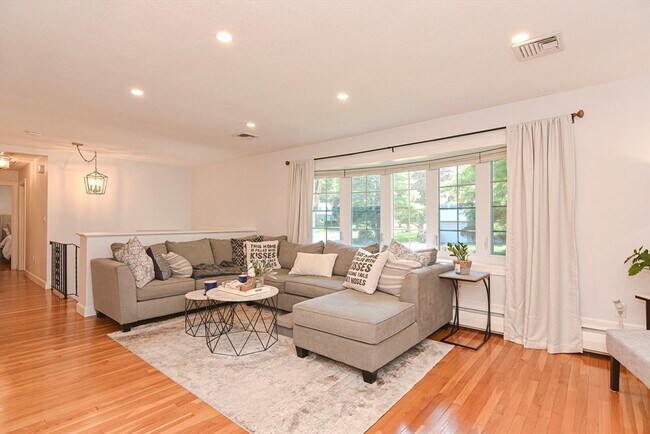 Foto del edificio - 7 Lynch Ave