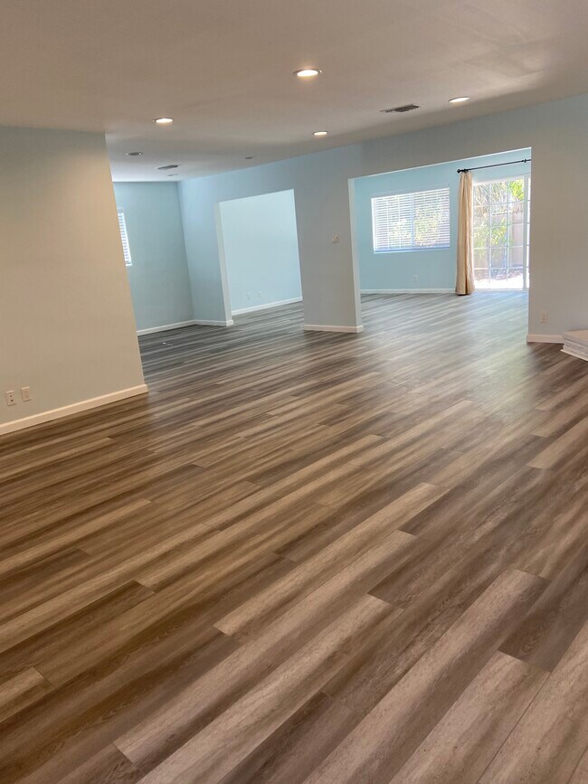 Sala de estar - 7711 Van Noord Ave