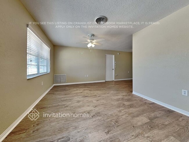Foto del edificio - 1744 Bentley St