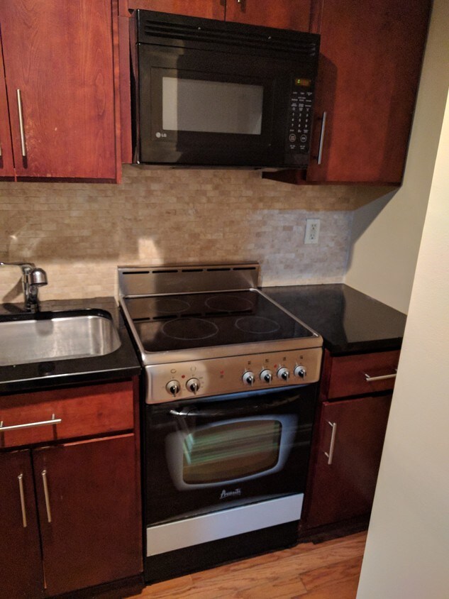 Primary Photo - 60 Parkway Dr