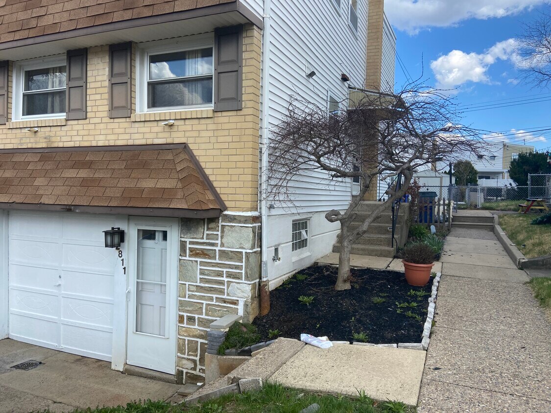 2811 Chase Rd, Philadelphia, PA 19152 House Rental in Philadelphia