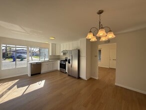 Building Photo - 10811 Whitehall Rd